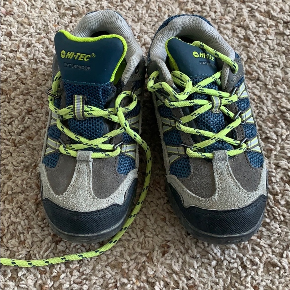 Boys hiking boots